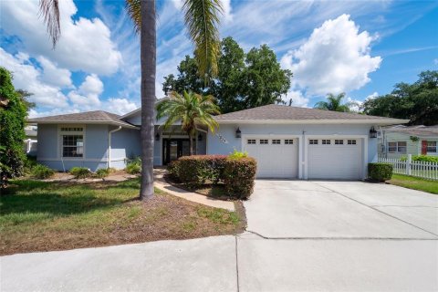 House in Orlando, Florida 3 bedrooms, 269.42 sq.m. № 2095574