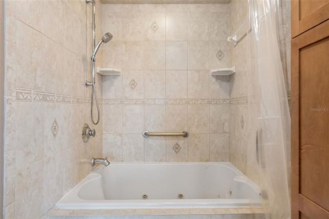 Купить виллу или дом в Киссимми, Флорида 8 комнат, 259.2м2, № 2147961 - фото 25