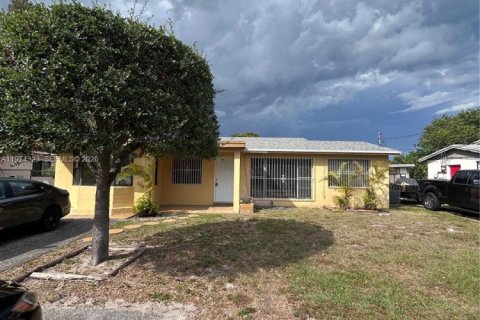 Casa en Deerfield Beach, Florida 4 dormitorios, 106.74 m2 № 2036606