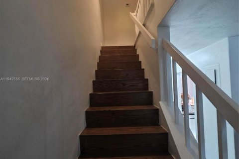 Condo in Cutler Bay, Florida, 3 bedrooms  № 1999853 - photo 12