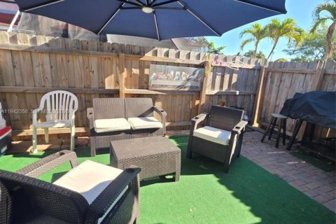 Condo in Cutler Bay, Florida, 3 bedrooms  № 1999853 - photo 20