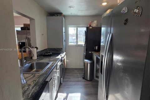 Condo in Cutler Bay, Florida, 3 bedrooms  № 1999853 - photo 2