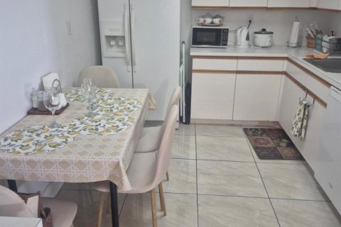 Copropriété à vendre à Aventura, Floride: 2 chambres, 106.84 m2 № 2407595 - photo 9