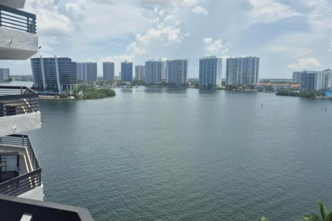 Copropriété à vendre à Aventura, Floride: 2 chambres, 106.84 m2 № 2407595 - photo 13