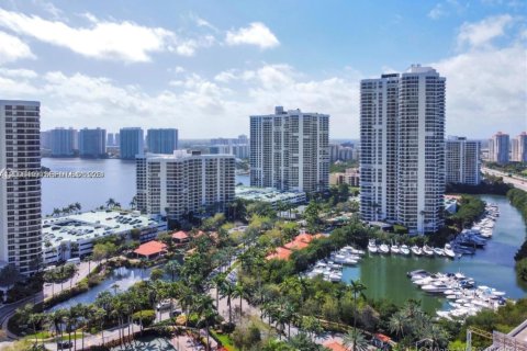 Condo à Aventura, Floride, 2 chambres № 2407595