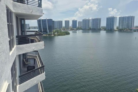 Copropriété à vendre à Aventura, Floride: 2 chambres, 106.84 m2 № 2407595 - photo 15