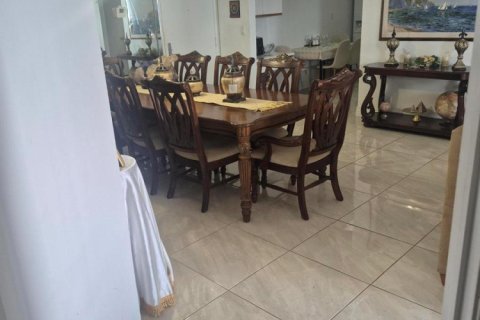 Copropriété à vendre à Aventura, Floride: 2 chambres, 106.84 m2 № 2407595 - photo 18