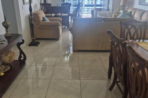 Copropriété à vendre à Aventura, Floride: 2 chambres, 106.84 m2 № 2407595 - photo 25