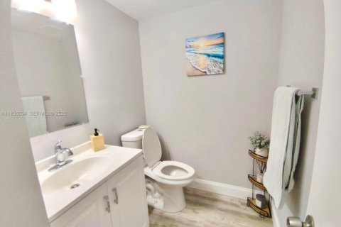 Condominio en venta en Pembroke Pines, Florida, 1 dormitorio, 75.34 m2 № 2010596 - foto 7