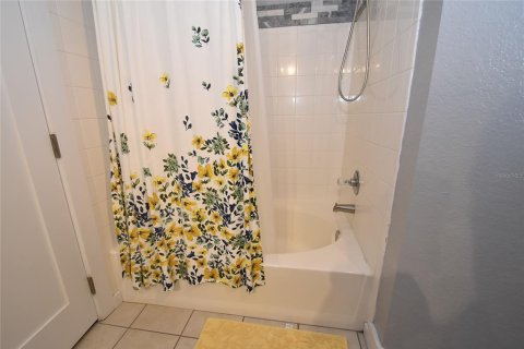 Condo in Sarasota, Florida, 1 bedroom  № 2379182 - photo 19