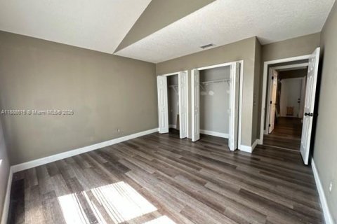 Casa en venta en Port St. Lucie, Florida, 3 dormitorios, 159.79 m2 № 1984155 - foto 11