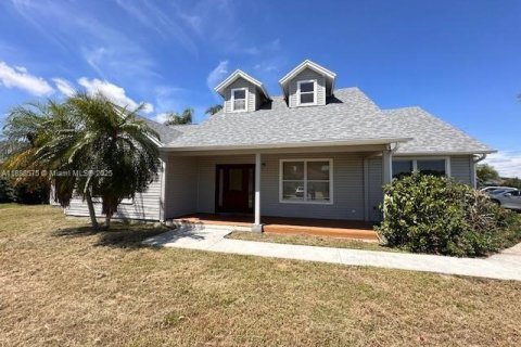 Casa en venta en Port St. Lucie, Florida, 3 dormitorios, 159.79 m2 № 1984155 - foto 24