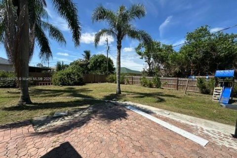 Casa en venta en Port St. Lucie, Florida, 3 dormitorios, 159.79 m2 № 1984155 - foto 17