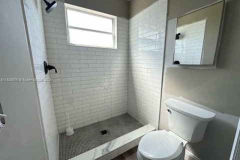 Casa en venta en Port St. Lucie, Florida, 3 dormitorios, 159.79 m2 № 1984155 - foto 8