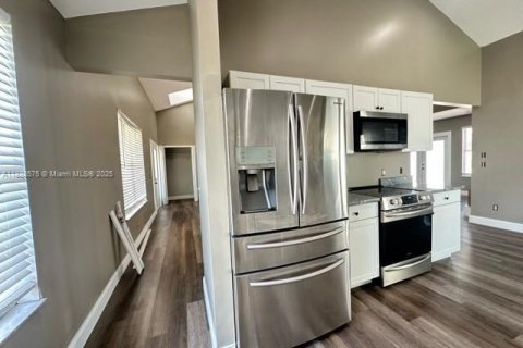 Casa en venta en Port St. Lucie, Florida, 3 dormitorios, 159.79 m2 № 1984155 - foto 5