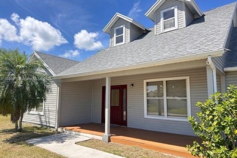 Casa en venta en Port St. Lucie, Florida, 3 dormitorios, 159.79 m2 № 1984155 - foto 28