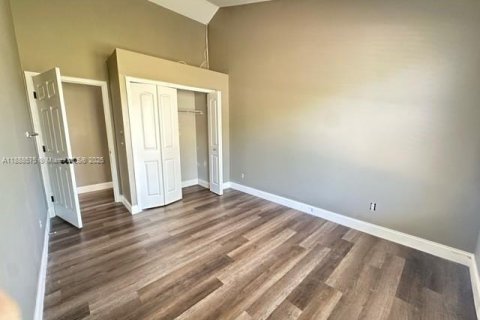 Casa en venta en Port St. Lucie, Florida, 3 dormitorios, 159.79 m2 № 1984155 - foto 10