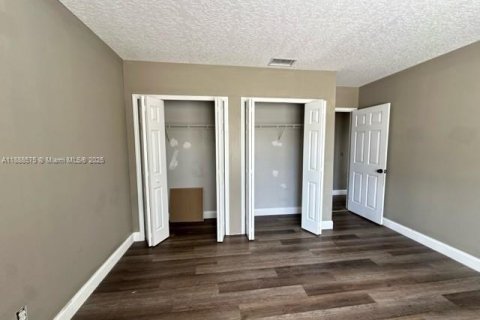 Casa en venta en Port St. Lucie, Florida, 3 dormitorios, 159.79 m2 № 1984155 - foto 13