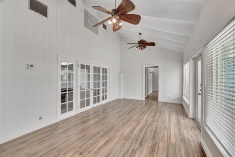 House in Delray Beach, Florida 4 bedrooms, 267.74 sq.m. № 2187198 - photo 18