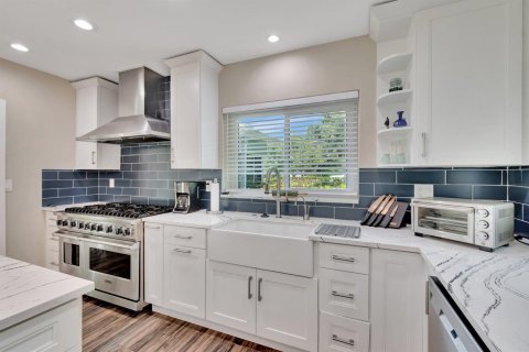 House in Delray Beach, Florida 4 bedrooms, 267.74 sq.m. № 2187198 - photo 21