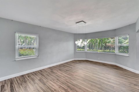 House in Delray Beach, Florida 4 bedrooms, 267.74 sq.m. № 2187198 - photo 12