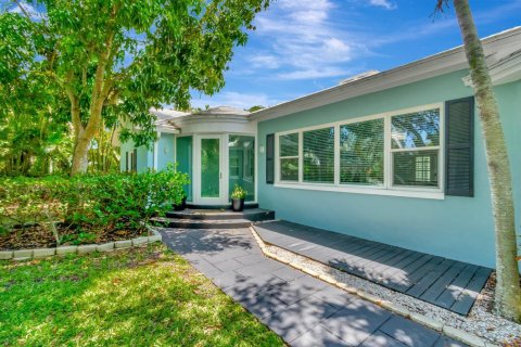 House in Delray Beach, Florida 4 bedrooms, 267.74 sq.m. № 2187198 - photo 6
