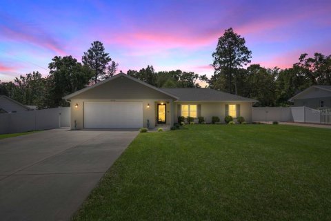 Villa ou maison à Dunnellon, Floride 3 chambres, 134.8 m2 № 2110174