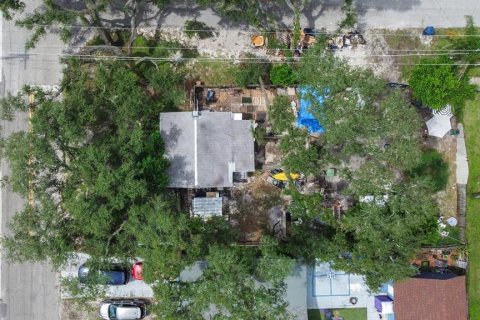 House in Tampa, Florida 1 bedroom, 47.57 sq.m. № 2395961 - photo 2