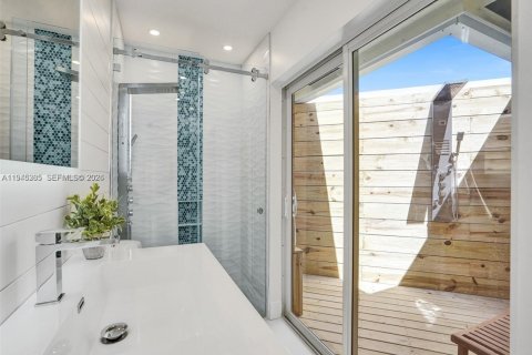 House in Boca Raton, Florida 3 bedrooms, 144.83 sq.m. № 2003020 - photo 11