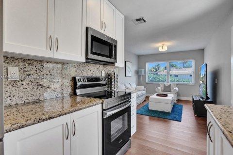 House in Boca Raton, Florida 3 bedrooms, 144.83 sq.m. № 2003020 - photo 6