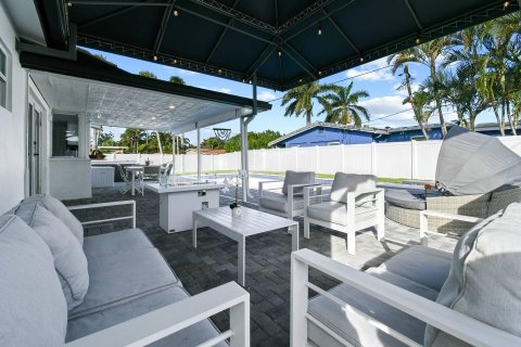 Casa en alquiler en Lighthouse Point, Florida, 3 dormitorios, 120.59 m2 № 1133102 - foto 1