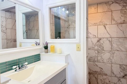 Condo in New Smyrna Beach, Florida, 2 bedrooms  № 1659629 - photo 23