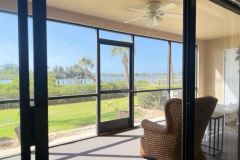 Condo in New Smyrna Beach, Florida, 2 bedrooms  № 1659629 - photo 3