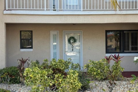 Condo in New Smyrna Beach, Florida, 2 bedrooms  № 1659629 - photo 2