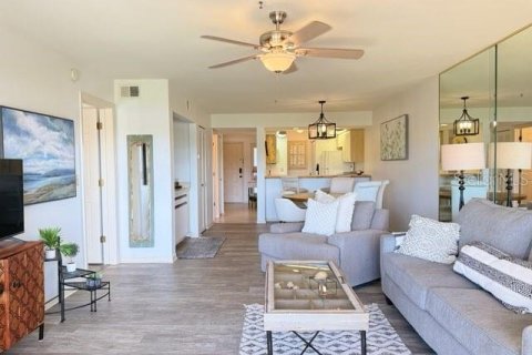 Condo in New Smyrna Beach, Florida, 2 bedrooms  № 1659629 - photo 15