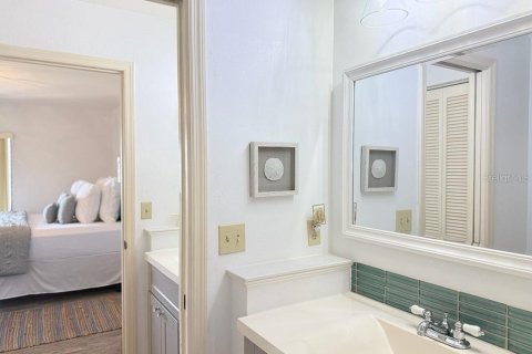 Condo in New Smyrna Beach, Florida, 2 bedrooms  № 1659629 - photo 25