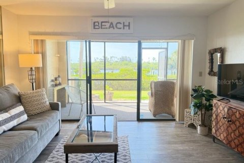 Condo in New Smyrna Beach, Florida, 2 bedrooms  № 1659629 - photo 7