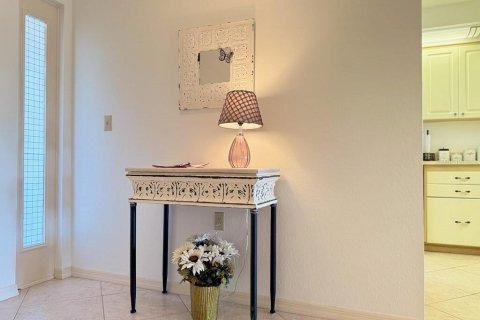 Condo in New Smyrna Beach, Florida, 2 bedrooms  № 1659629 - photo 6