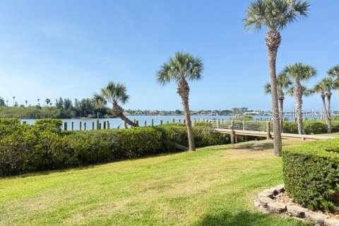 Condo in New Smyrna Beach, Florida, 2 bedrooms  № 1659629 - photo 4