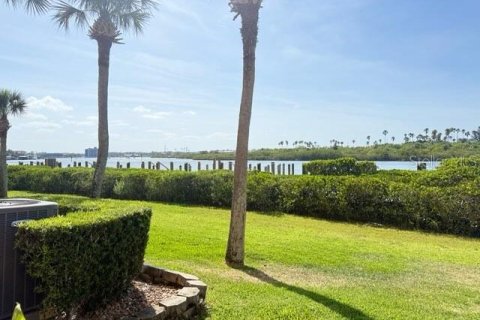 Condo in New Smyrna Beach, Florida, 2 bedrooms  № 1659629 - photo 14