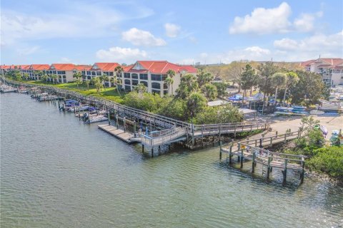 Condo in New Smyrna Beach, Florida, 2 bedrooms  № 1659629 - photo 1