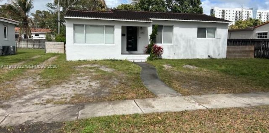 Дом в Уэст -Майами, Флорида 2 спальни, 134.62м2 № 2047136