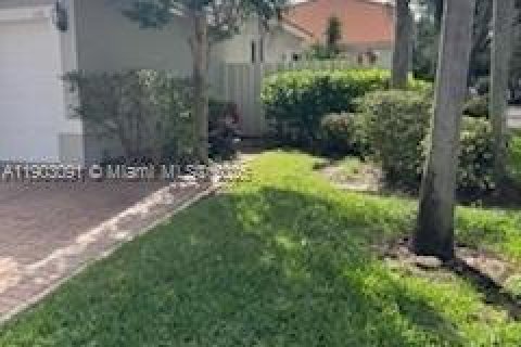 Casa en alquiler en Hollywood, Florida, 3 dormitorios, 131.92 m2 № 1954353 - foto 6