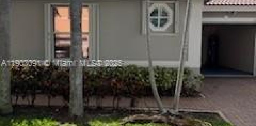 Casa en Hollywood, Florida 3 dormitorios, 131.92 m2 № 1954353