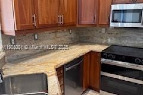 Casa en alquiler en Hollywood, Florida, 3 dormitorios, 131.92 m2 № 1954353 - foto 4