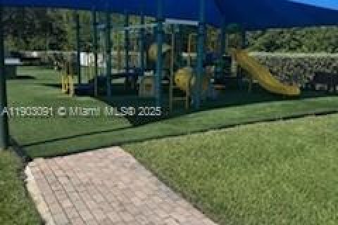 Villa ou maison à louer à Hollywood, Floride: 3 chambres, 131.92 m2 № 1954353 - photo 29