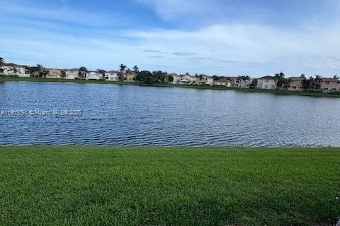 Villa ou maison à louer à Hollywood, Floride: 3 chambres, 131.92 m2 № 1954353 - photo 27