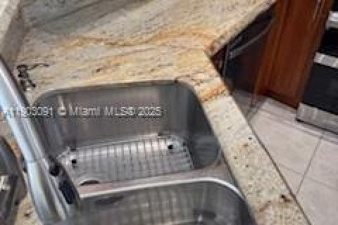 Casa en alquiler en Hollywood, Florida, 3 dormitorios, 131.92 m2 № 1954353 - foto 7