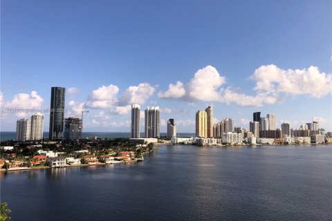 Copropriété à louer à Aventura, Floride: 2 chambres, 106.84 m2 № 1763594 - photo 1