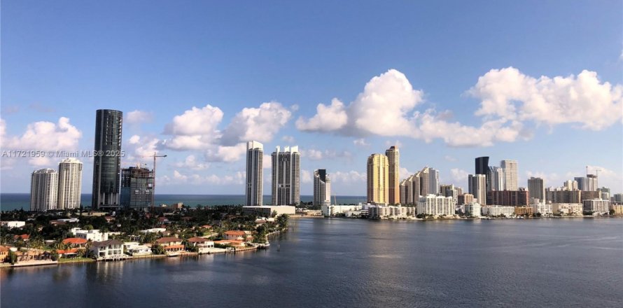 Condo à Aventura, Floride, 2 chambres № 1763594